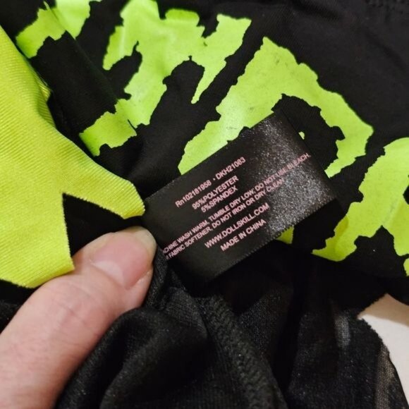 Trickz N Treatz Z‑O‑M‑B‑I‑E Cheerleader Costume – Distressed Pleated Raw Hem XS - Picture 12 of 14